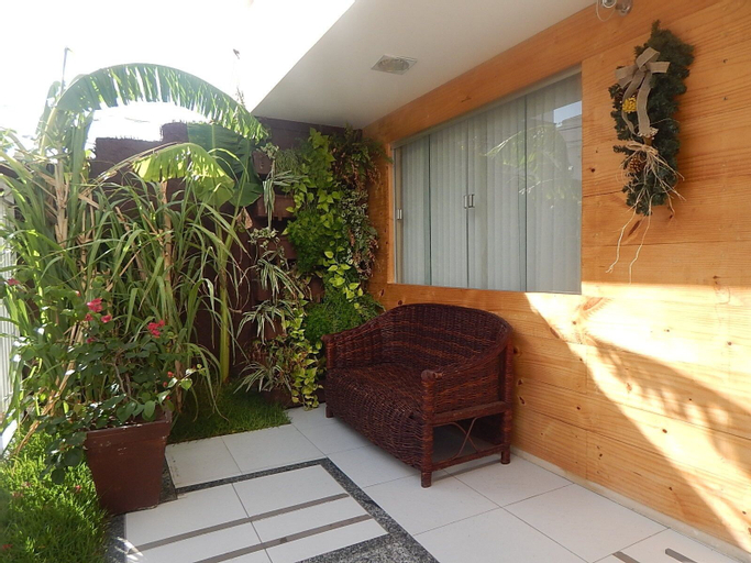 Exterior & Views 10