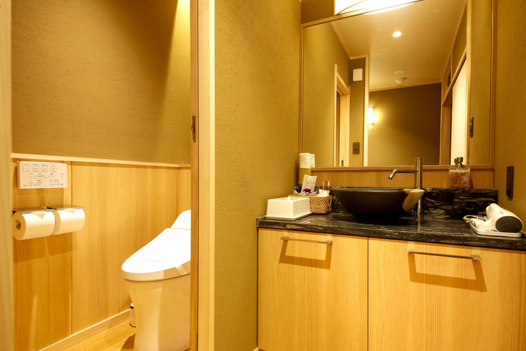 Bathroom 3, Togetsutei, Kyoto