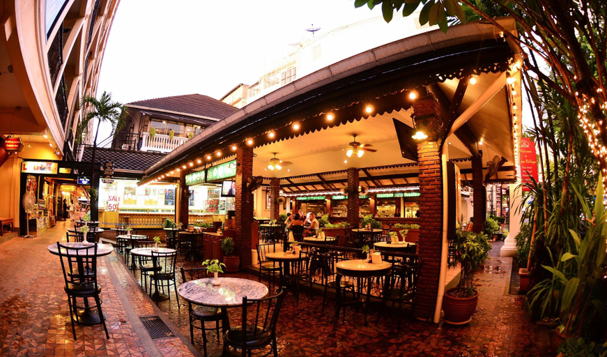Food & Drinks 5, Silom Village Inn, Bang Rak