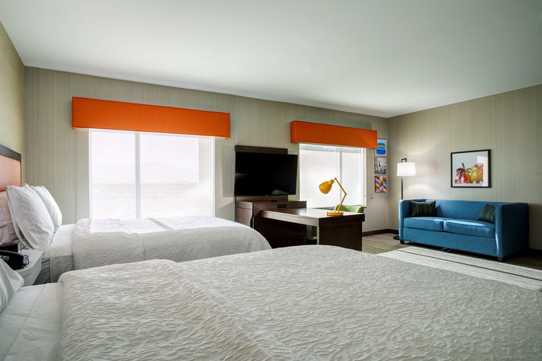Bedroom 3, Hampton Inn & Suites Indio, Riverside