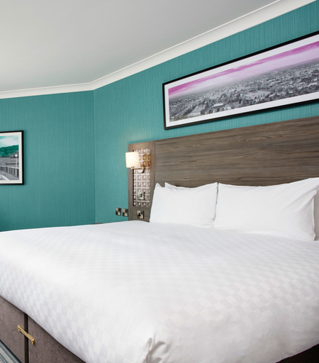 Bedroom 4, Leonardo Hotel Cheltenham, Gloucestershire