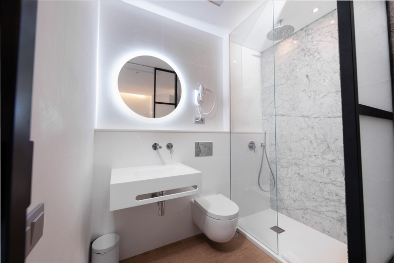 Bathroom 4, VIL5 by Be Alicante, Alicante