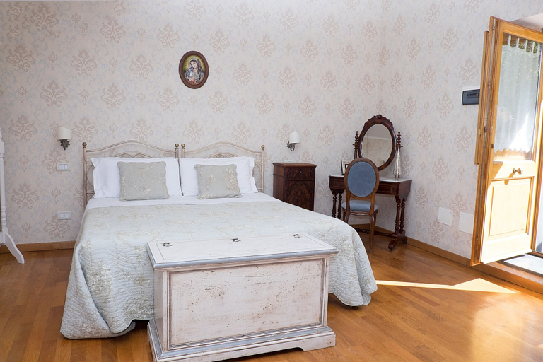 Bedroom 3, Villa Ketty, Napoli