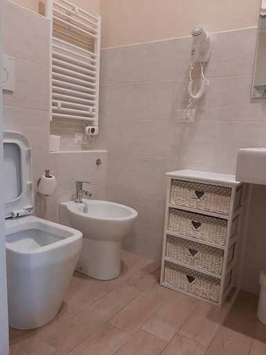 Bathroom 3, Affittacamere Stazione Empoli, Florence