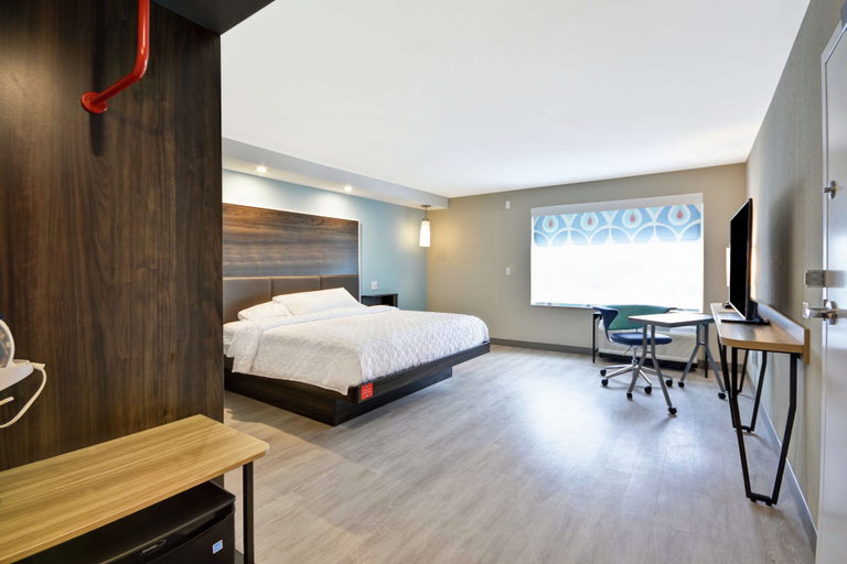 Bedroom 4, Tru by Hilton Chicopee Springfield, Hampden