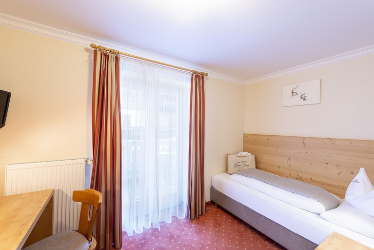 Bedroom 3, Hotel Gran Fanes, Bolzano