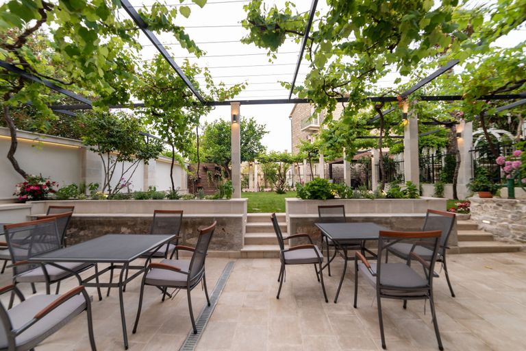 Food & Drinks, Apartments Trifunovic Old Town