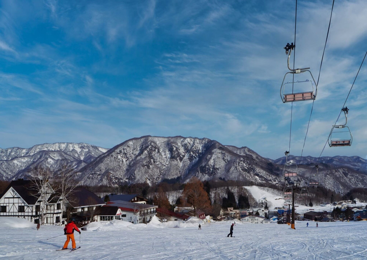 Exterior & Views, SKI INN HAKUBA, Otari