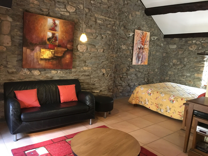 Bedroom 2, Les Magnolias Hôtel, Aveyron
