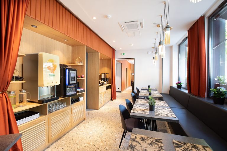 Others 5, Hotel Prince Albert Gare de Lyon, Paris