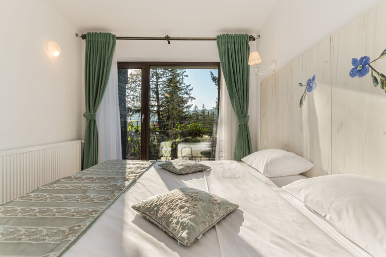 Bedroom 2, Pensiunea Hilltop, Predeal