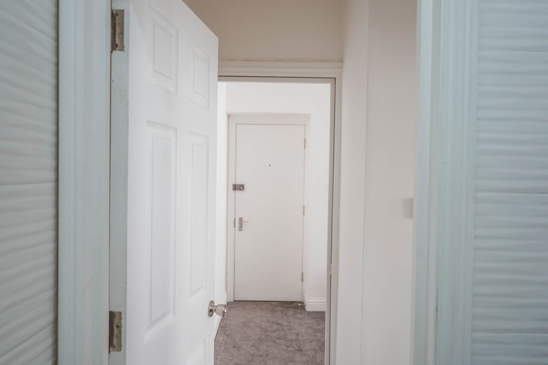 Others 4, 1 Bed Flat in Pedestrianized High Street, Kent