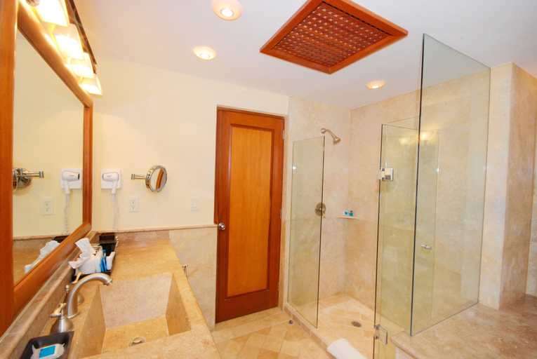 Bathroom 5, The Ridge at Playa Grande - All Inclusive, La Paz