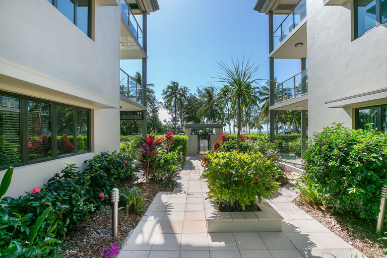 Exterior & Views 2, Beachfront Apartment with Ocean Views, Cairns