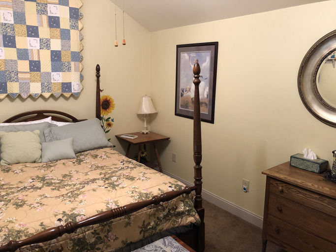 Bedroom 2, Keller House, Centre