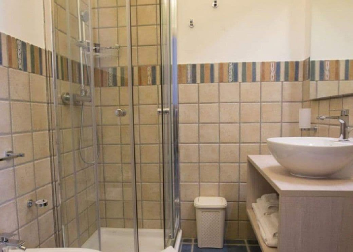 Bathroom 4, La Giara Resort, Lecce