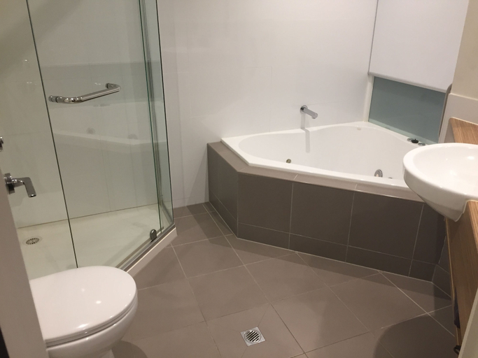 Bathroom 3, Waterfront at Waves, Bass Coast - Phillip Is.
