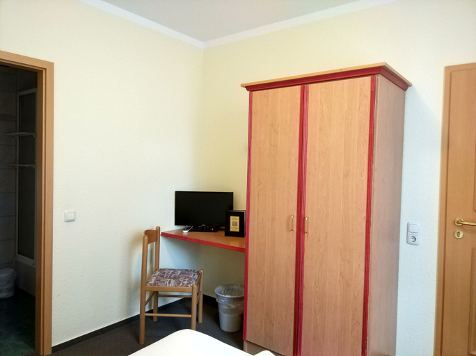 Bedroom 3, Hotel & Pension Müllers Gasthof, Bautzen