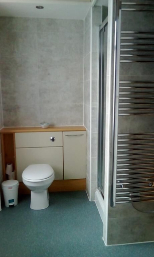 Bathroom 4, Tower Hotel, Powys