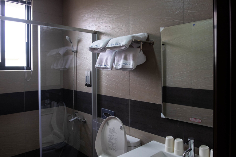 Bathroom 4, TungShiang, Miaoli