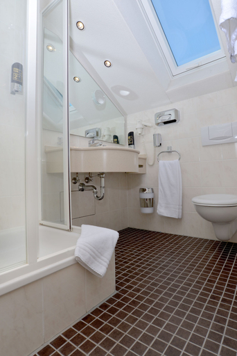Bathroom 5, Hotel Zehnthof, Cochem-Zell