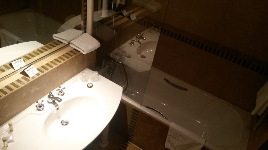 Bathroom 4, Hôtel Art Déco Euralille, Nord