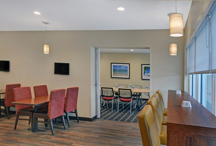 Food & Drinks 5, TownePlace Suites by Marriott Sarasota Bradenton West, Manatee