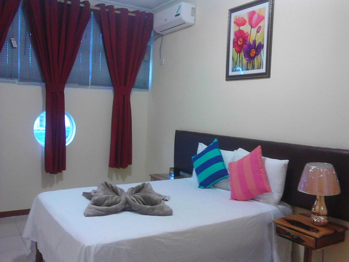 Bedroom 3, Sea Shell Palms