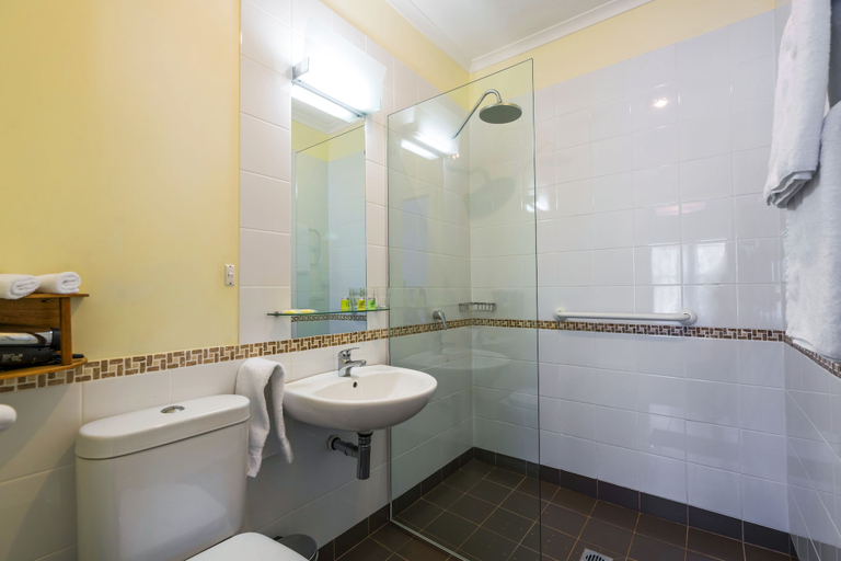 Bathroom 3, Ashdowns of Dover B&B, Huon Valley