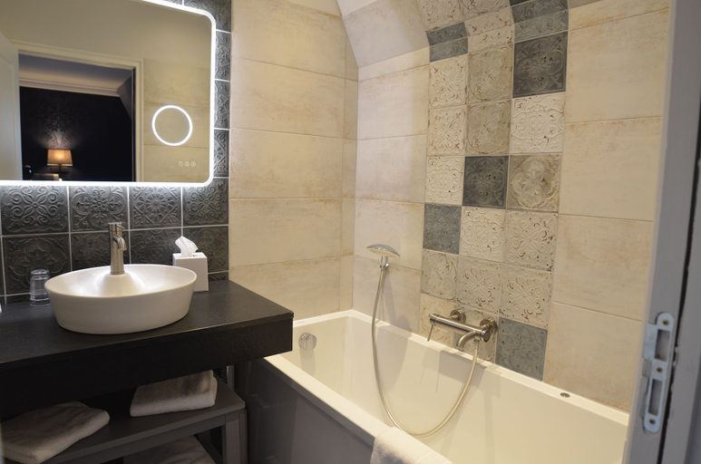 Bathroom 5, Villa Augeval Hôtel & Spa, Calvados