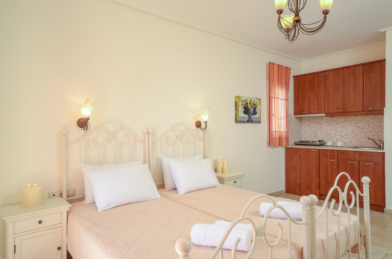 Bedroom 3, Perla Hotel, South Aegean