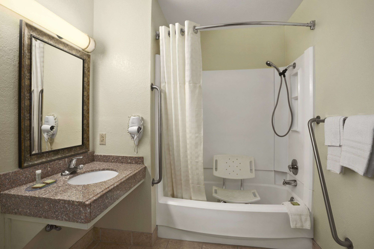 Bathroom 4, Super 8 by Wyndham Carlsbad, Eddy