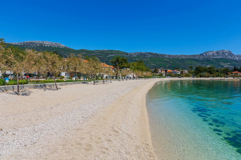 Others 5, Seafront Spacious Apt, 120 m2 Size, in the Center, Kaštela