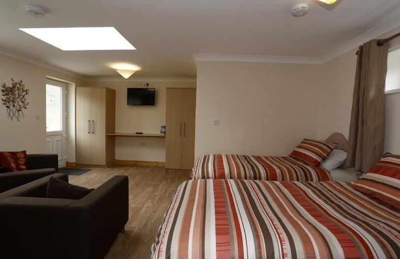 Bedroom 2, The Castle Inn & lodge, Caerphilly