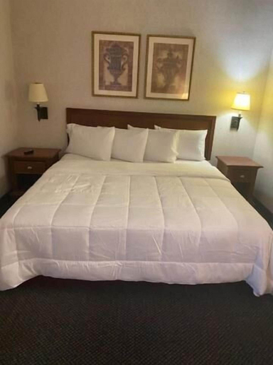 Bedroom 3, Raritan Hotel, Middlesex