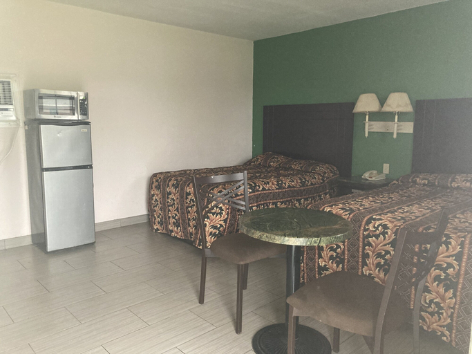 Bedroom 5, Capri motel, Jim Wells