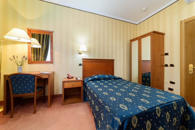 Bedroom 4, Hotel Hermitage, Salerno