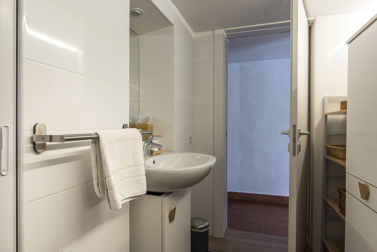 Bathroom 3, Macci Apartment, Florence