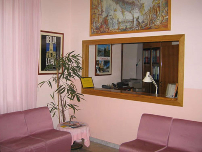 Others 5, Albergo Bellavista, Latina