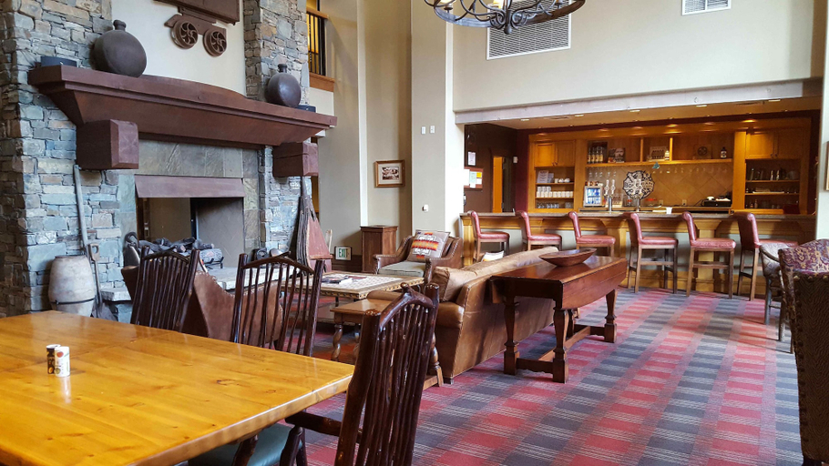 Food & Drinks 3, The Miners Club, Summit