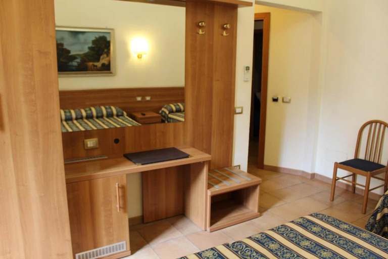 Others 5, Hotel Bolognese, Rome