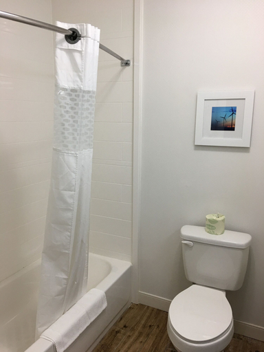 Bathroom 4, Hampton Inn McPherson, McPherson