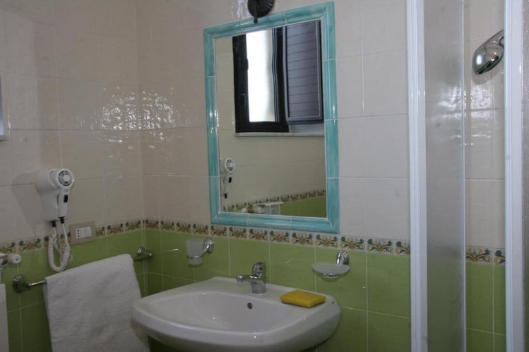 Bathroom, Regina Carolina, Catania