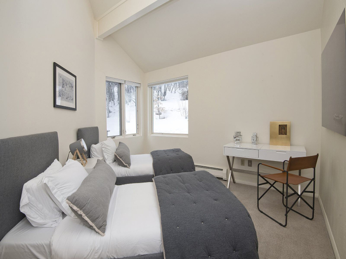 Bedroom 3, Bald Mt Home, Eagle