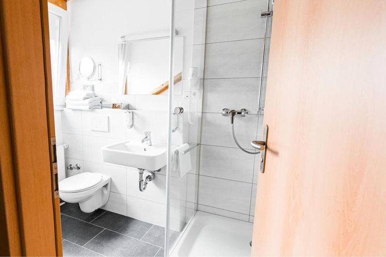 Bathroom 4, Hotel Classic, Freiburg im Breisgau