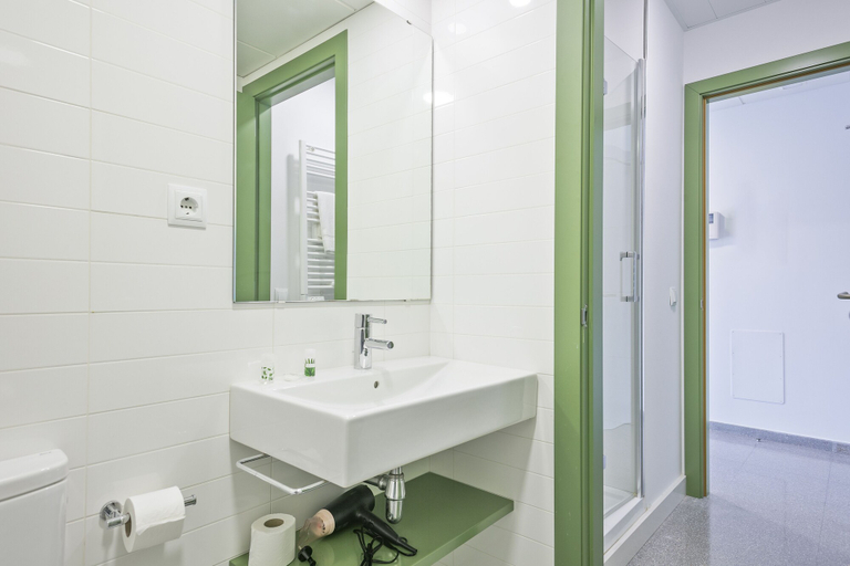 Bathroom 4, Les Begues Apartments, Barcelona
