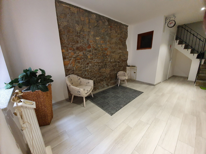 Others 1, Terry's House, Nuoro