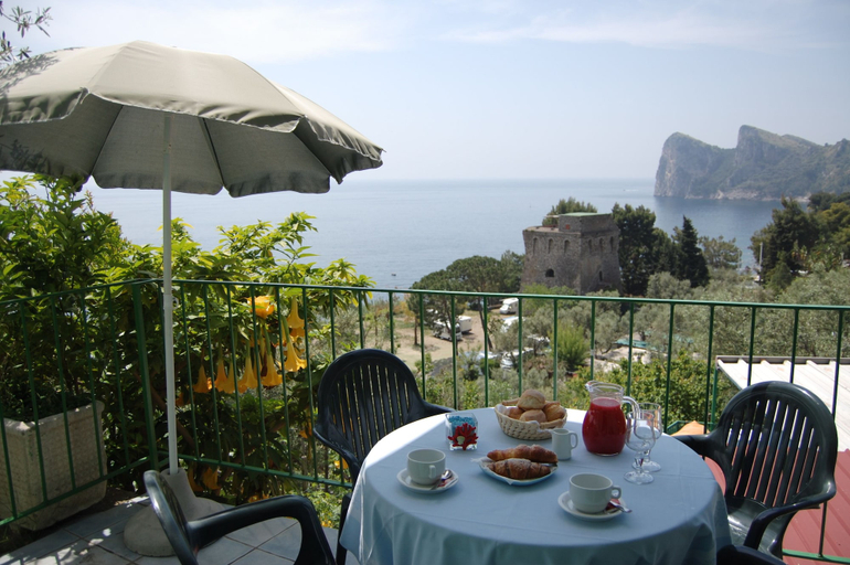 Others 1, Marina Del Cantone Chalet, Napoli