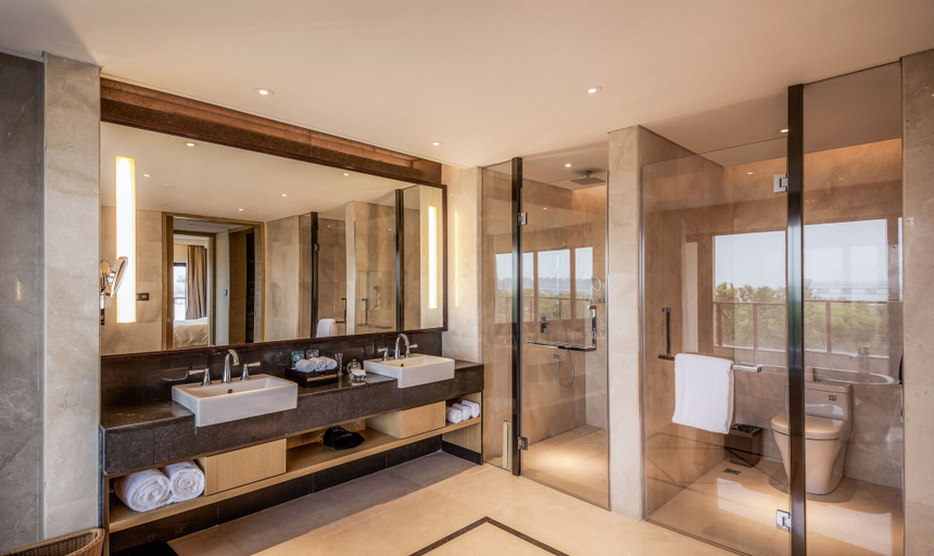 Bathroom 4, Radisson Blu Hotel Wuhan ETD Zone, Wuhan