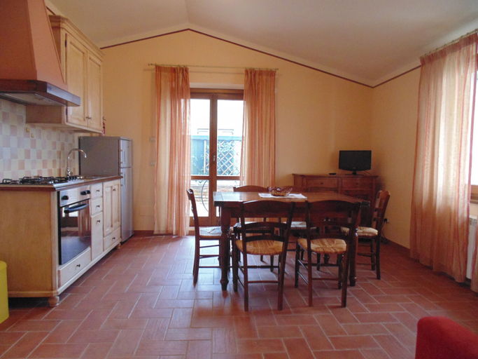 Others 4, Il Borgo sul Lago, Perugia